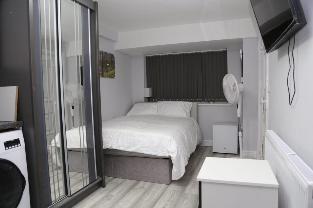 A A Guest Rooms Woolwich London Exterior photo